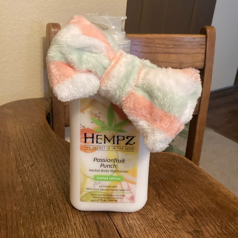Hempz “Passionfruit Punch” Herbal Body Moisturizer/Lotion & Bow Spa Headband New